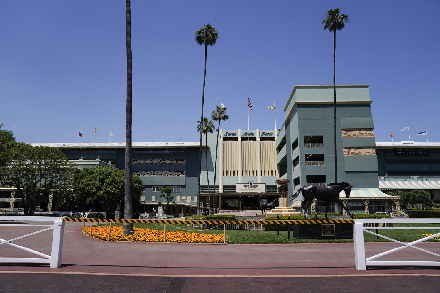 Front entrance of the Santa Anita Park.